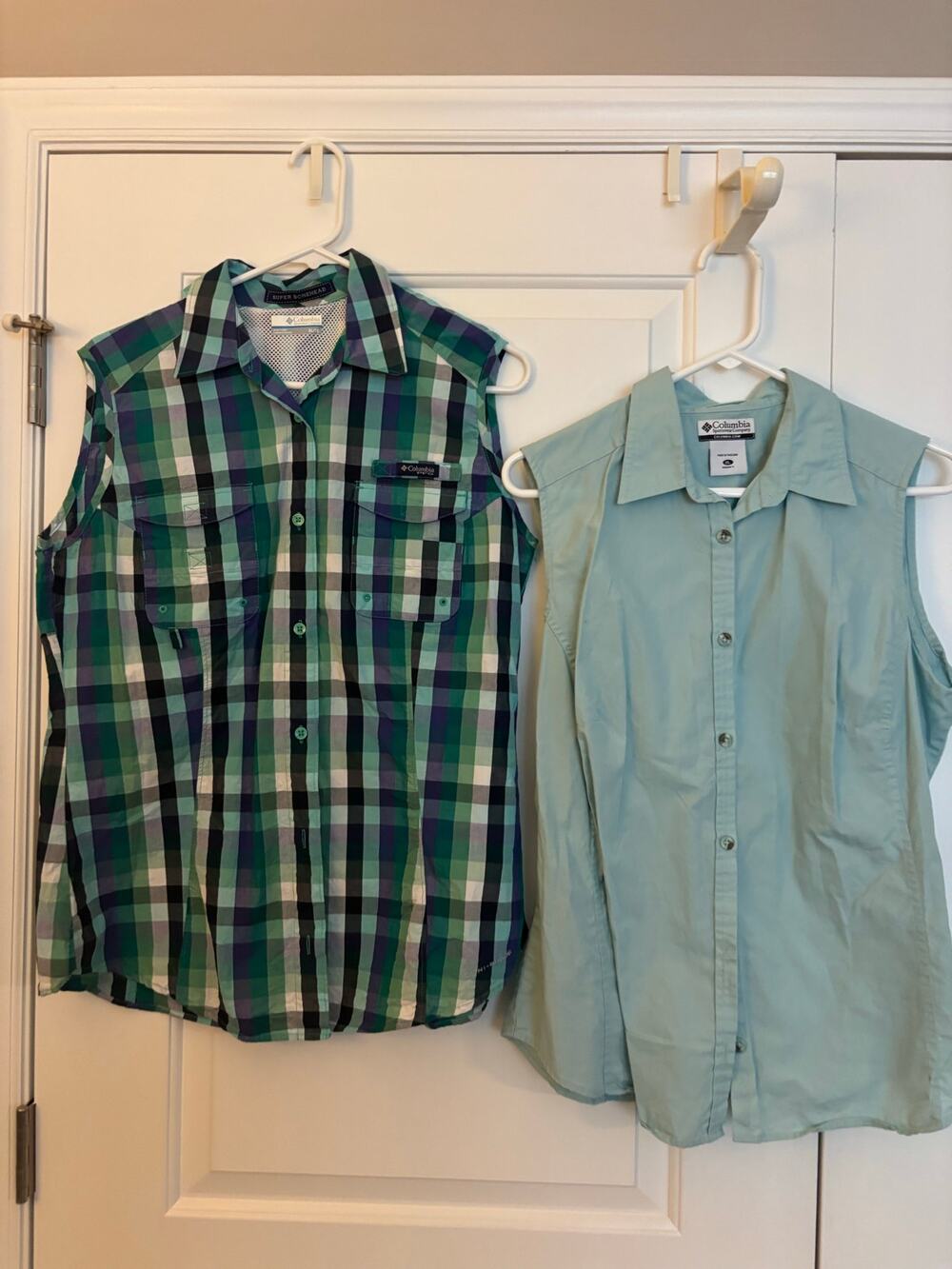 Set of TWO Columbia women's sleeveless shirts  in size XL